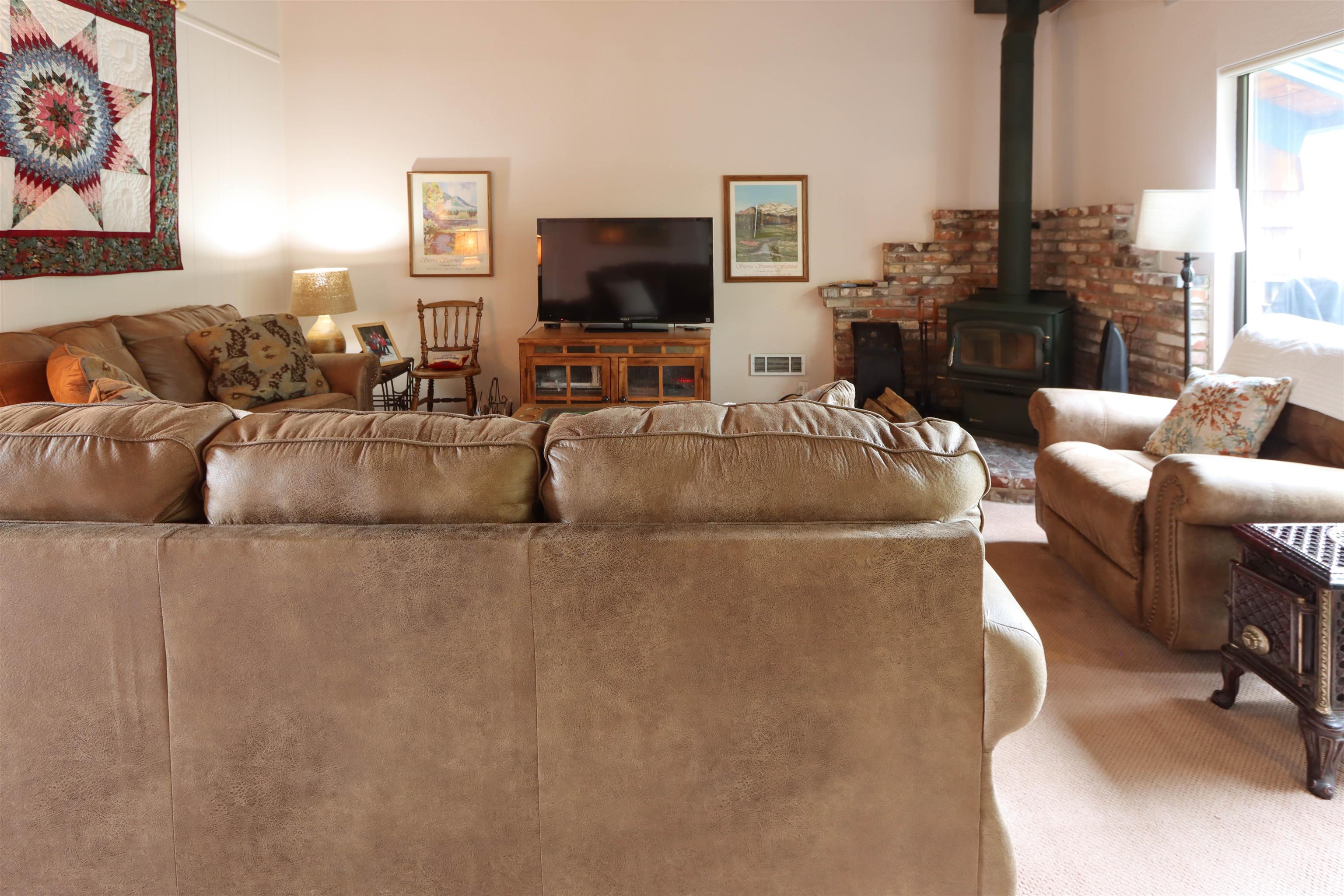 3199 Chateau Road, Unit 20 Mammoth Lakes, CA 93546 - Photo 9 of 37 Gallery Image 9