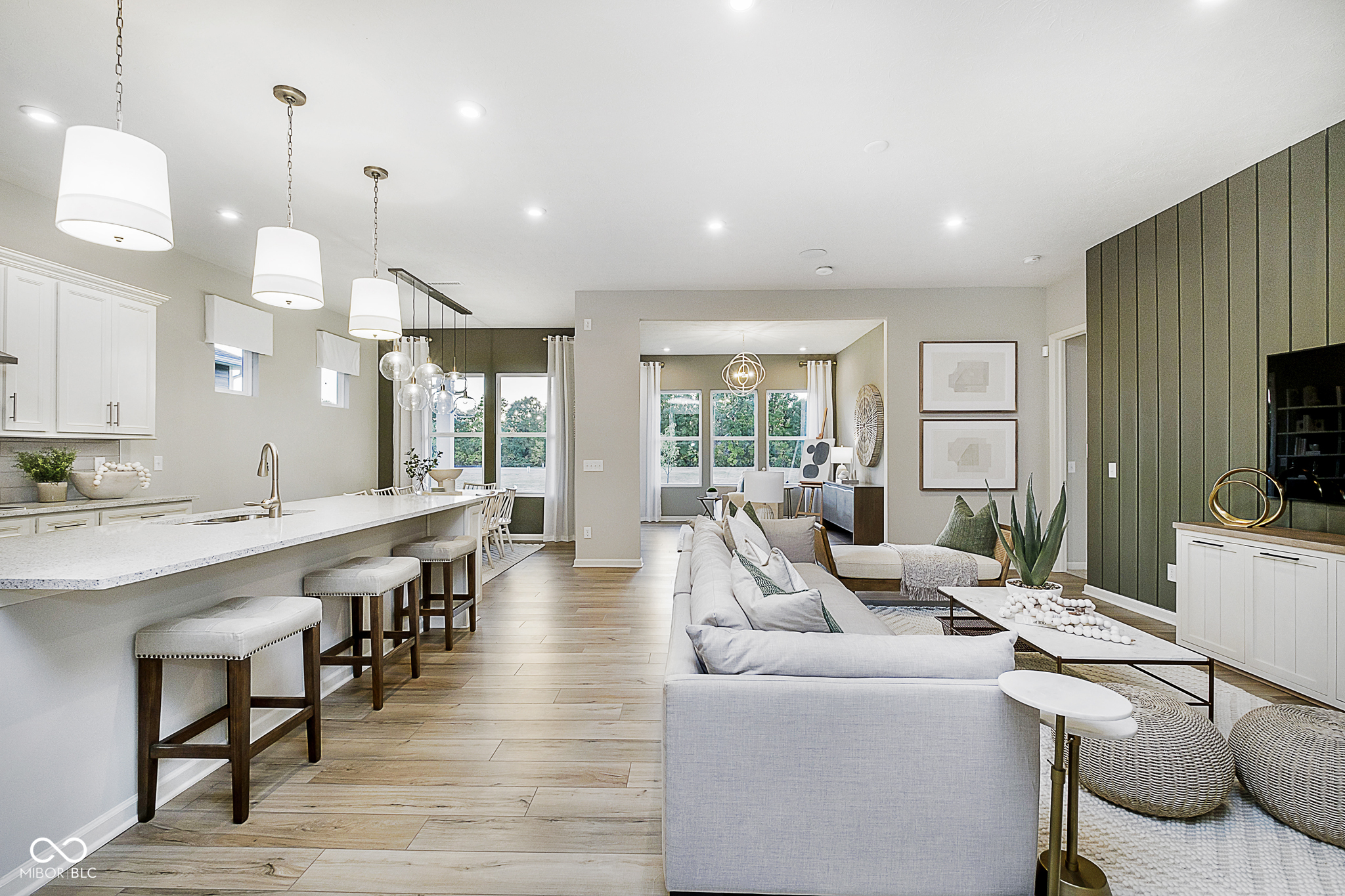 3201 Balsamroot Road Greenwood, IN 46143 - Photo 2 of 35