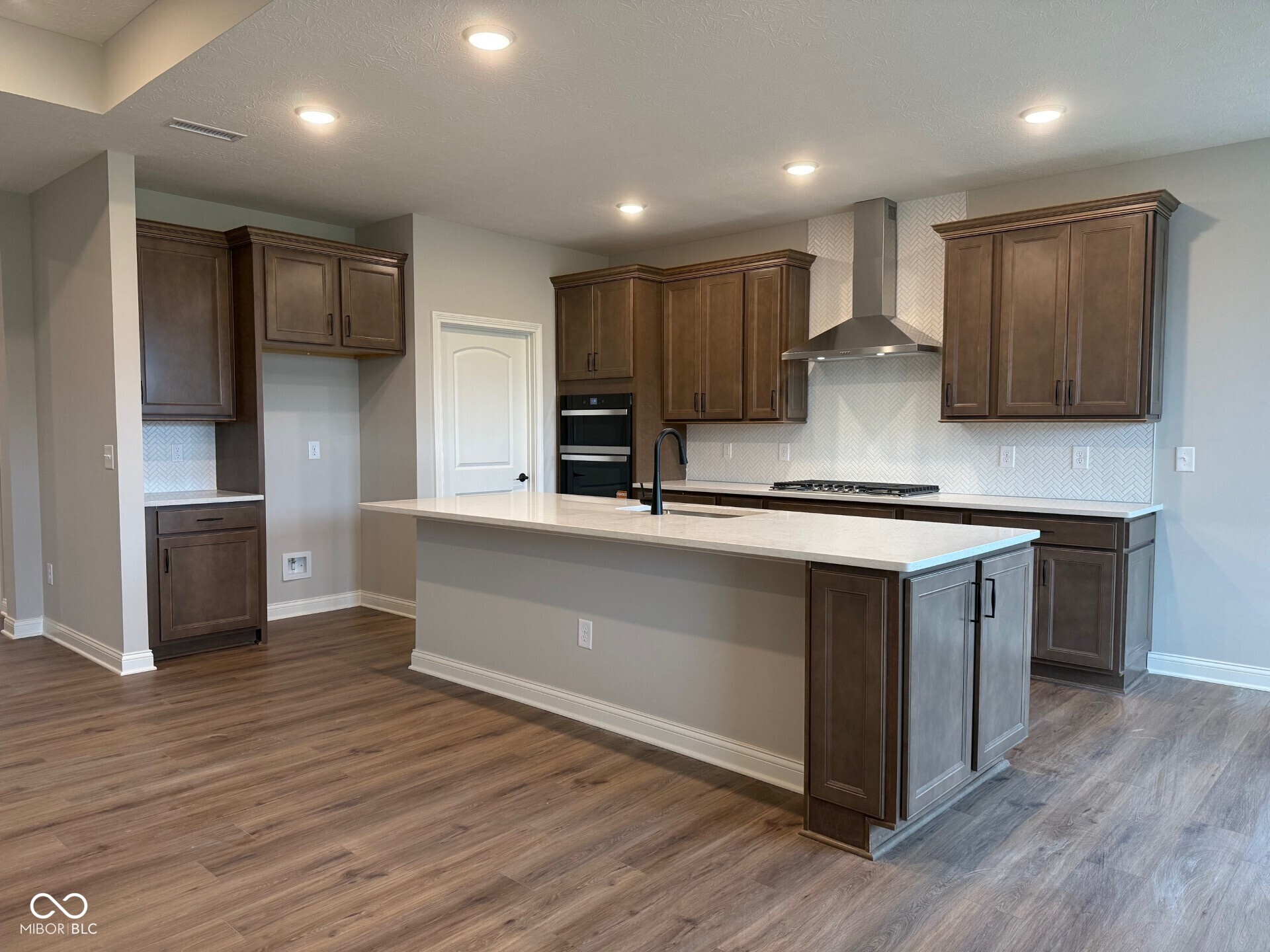 3201 Balsamroot Road Greenwood, IN 46143 - Photo 3 of 35