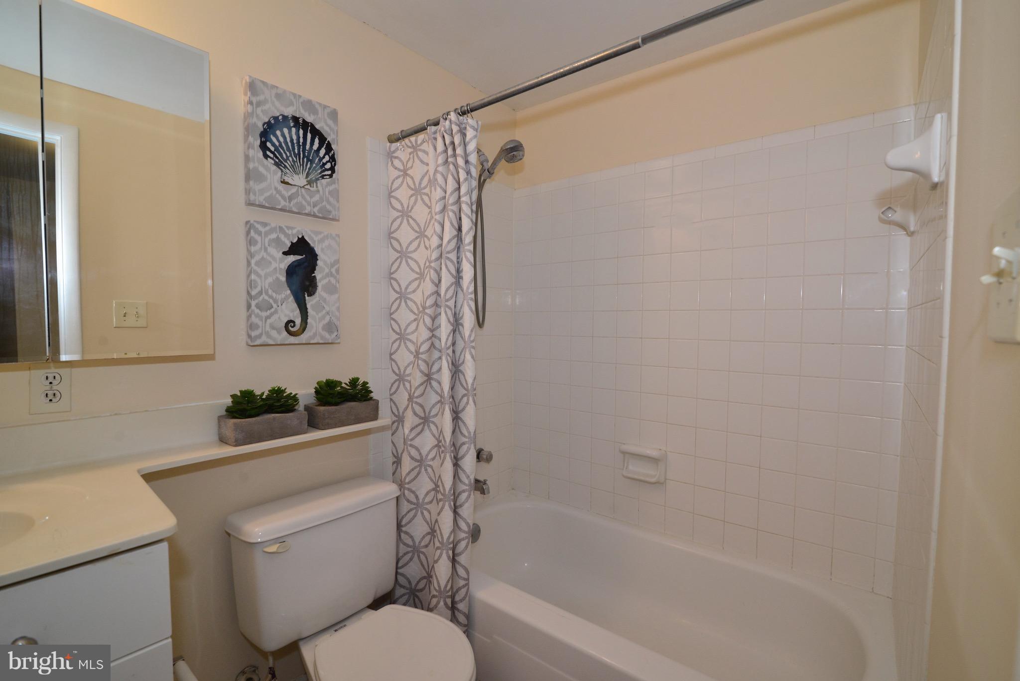 2333 Old Trail Drive Reston, VA 20191 - Photo 21 of 30 2nd Floor Bath