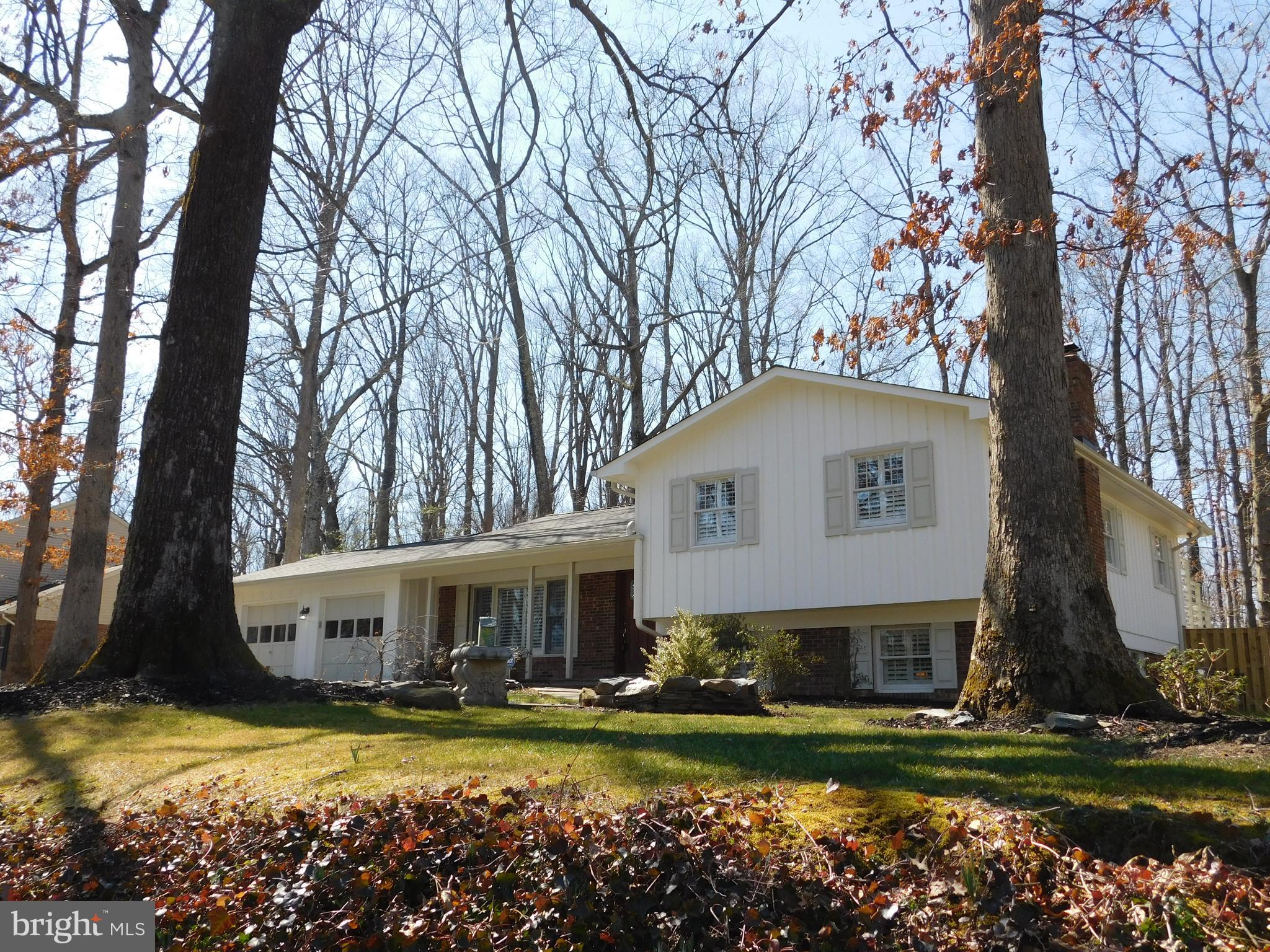 2400 Paddock Lane Reston, VA 20191 - Photo 3 of 47 Covered front porch