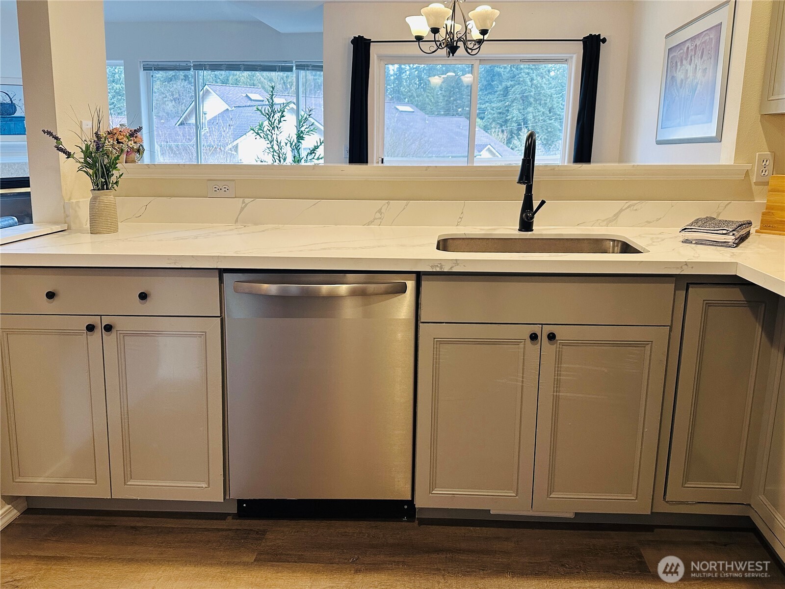 8828 238th Street Southwest, Unit D1 Edmonds, WA 98026 - Photo 11 of 40