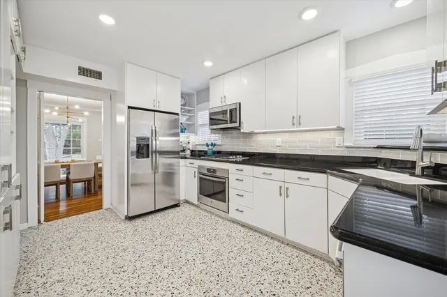 $4,750 | 2420 Nottingham Street, Houston, TX 77005