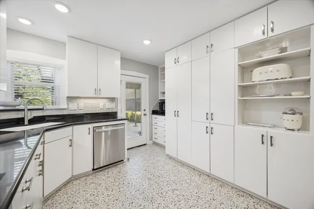 $4,750 | 2420 Nottingham Street, Houston, TX 77005