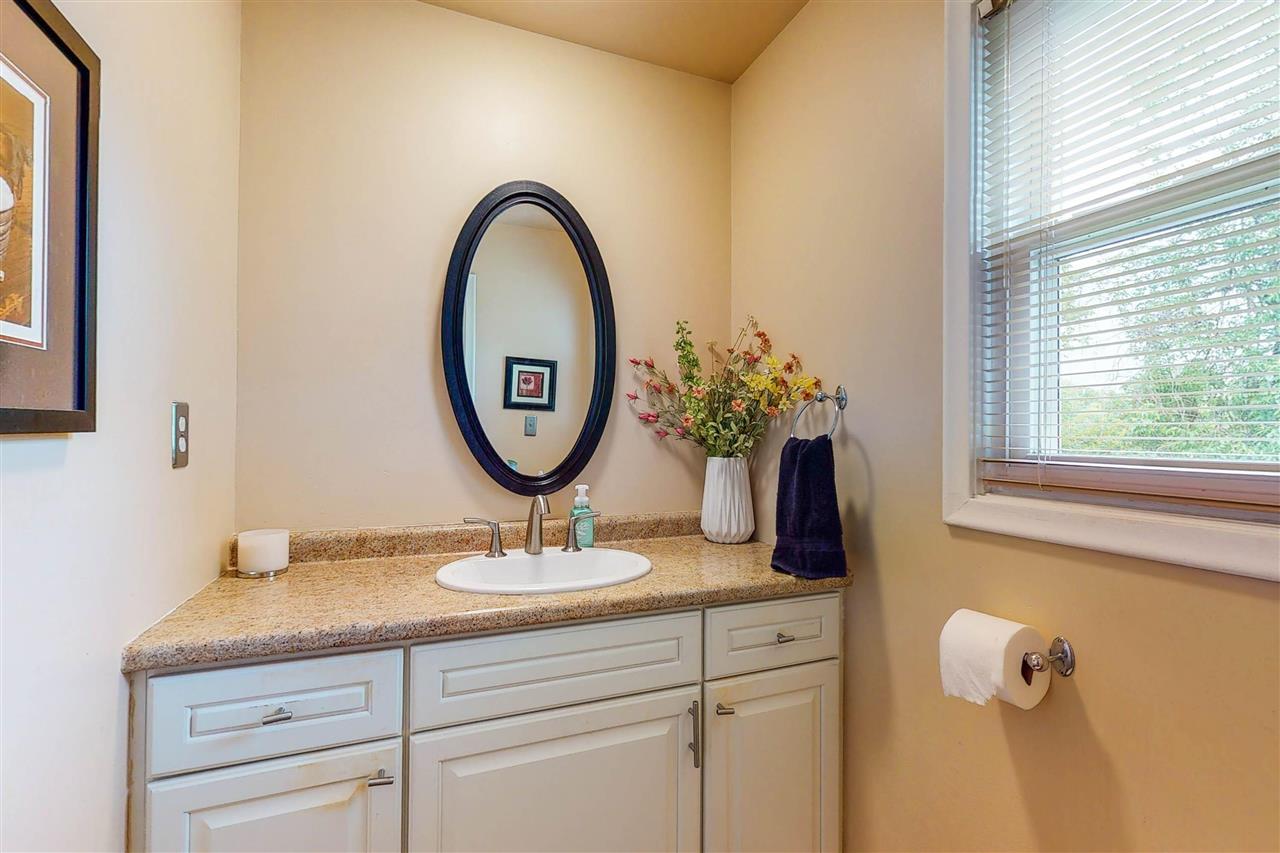 501 Elms Road Flushing, MI 48433 - Photo 24 of 41 Lav off Kitchen
