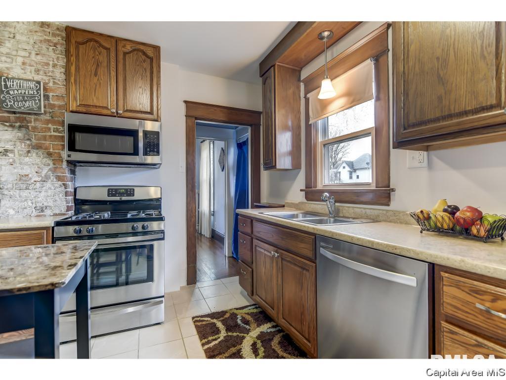 307 East Cedar Street Springfield, IL 62703 - Photo 13 of 36