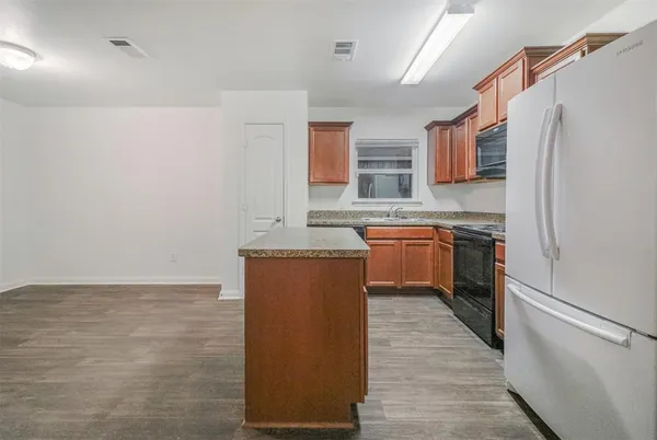 $2,195 | 1208 Bluffview Drive, Hutchins, TX 75141