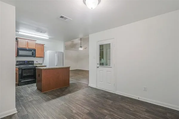 $2,195 | 1208 Bluffview Drive, Hutchins, TX 75141