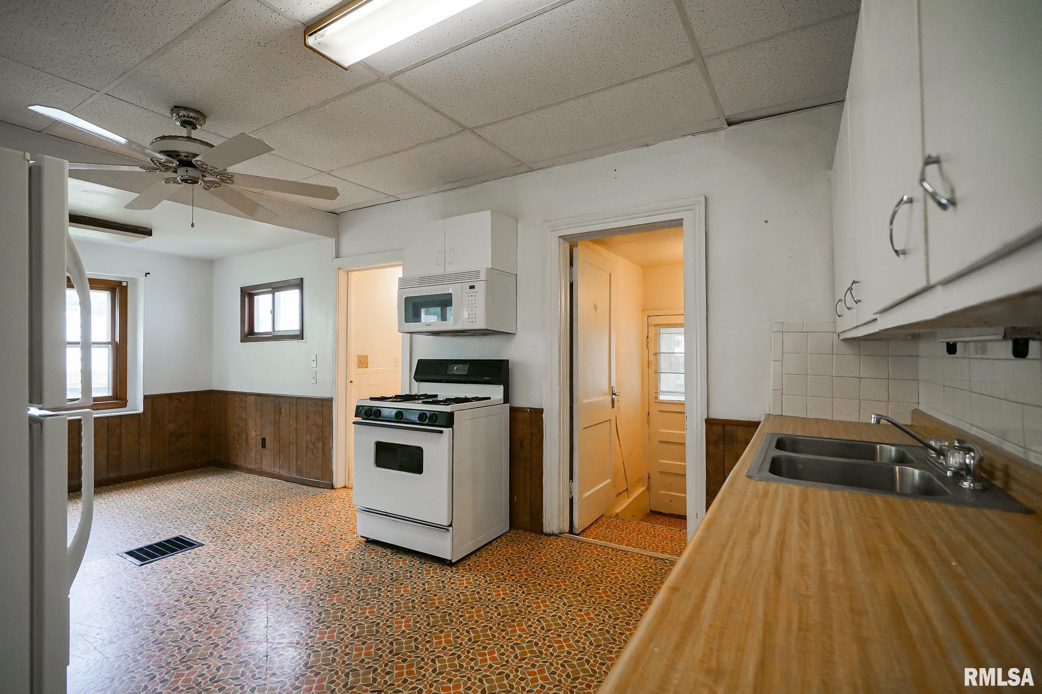 609 Walnut Street Washington, IL 61571 - Photo 24 of 48 Gallery Image 24