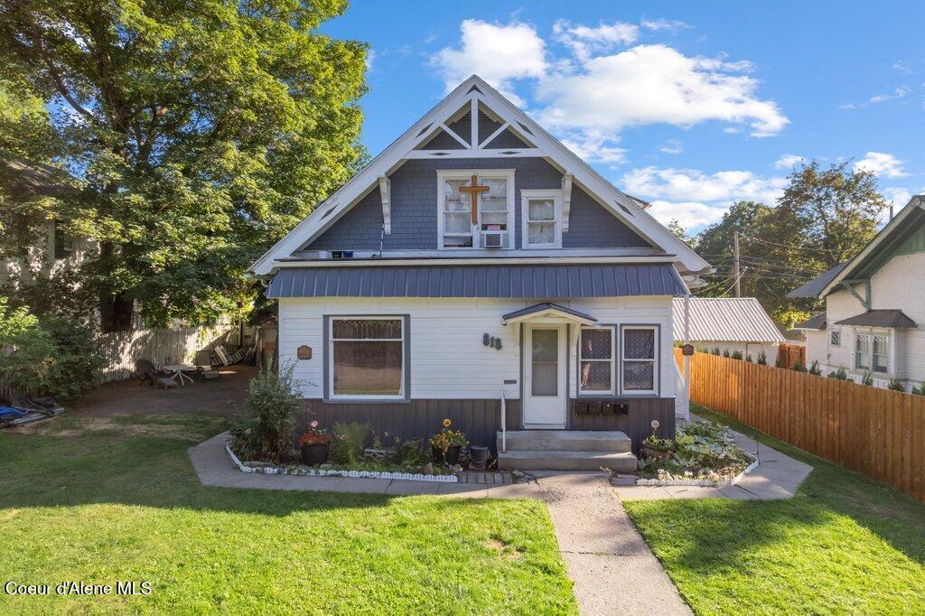 818 East Garden Avenue Coeur D'Alene, ID 83814 - Photo 1 of 12 001-818EastGardenAvenue-CoeurdAlene-ID-8