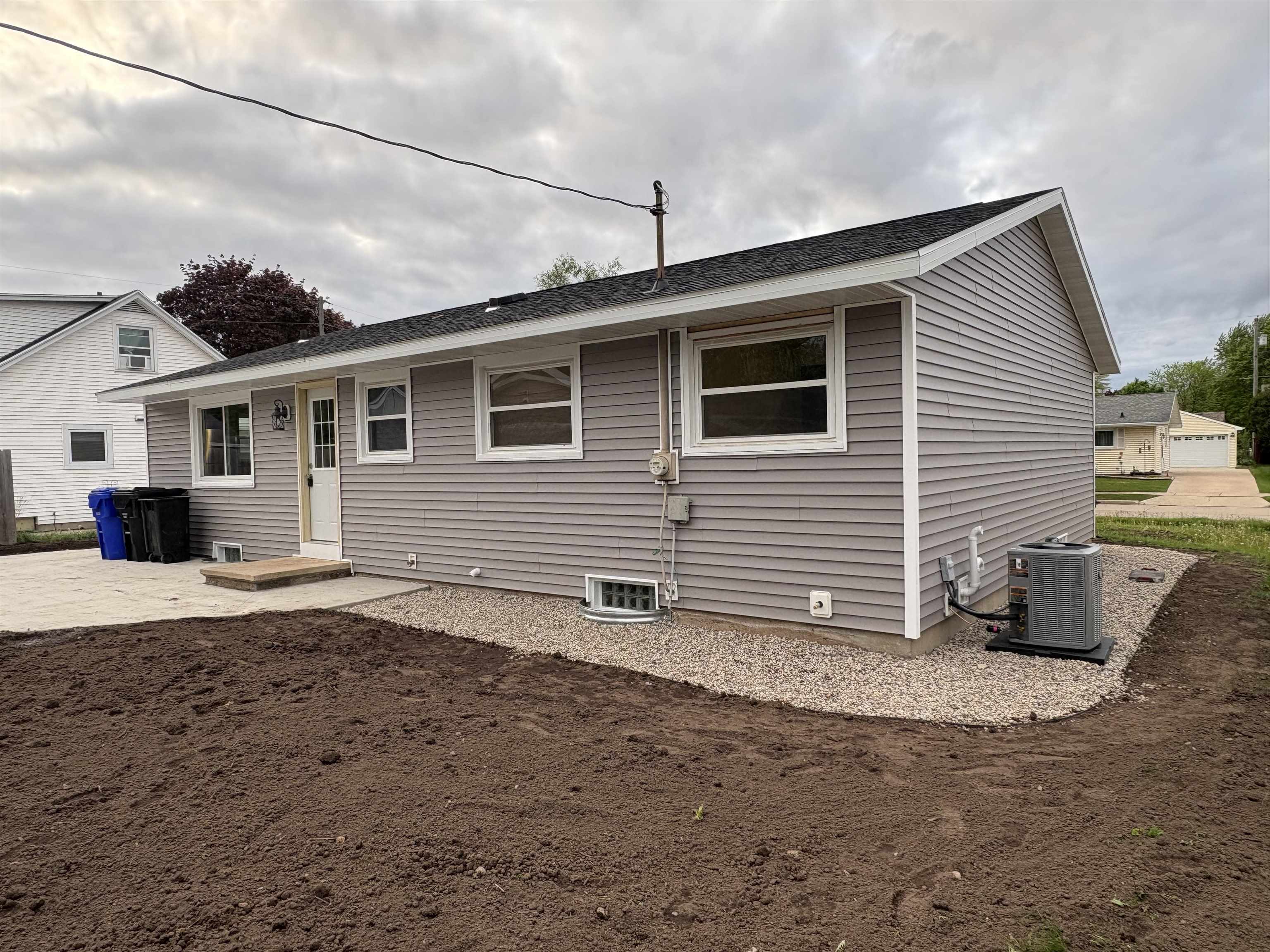 833 West Browning Street Appleton, WI 54914 - Photo 3 of 31