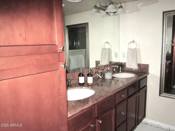 $1,800 | 12212 North Paradise Village Parkway West, Unit 347, Phoenix, AZ 85032