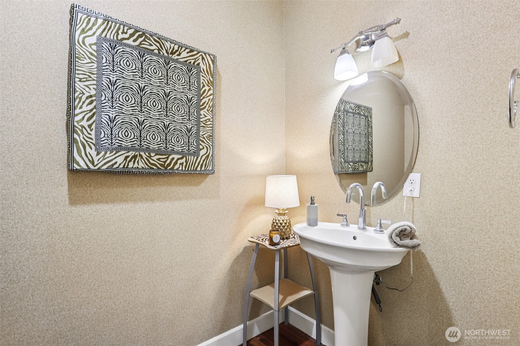 7812 Northwest Quinault Street, Unit 5 Camas, WA 98607 - Photo 20 of 40 a bathroom with a sink and a mirror