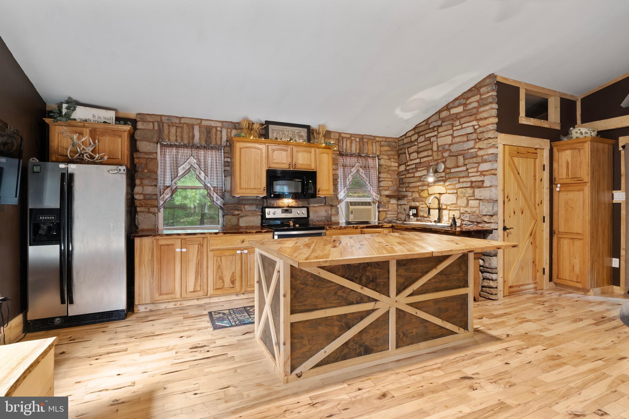 432 Pine Grove Road Gardners, PA 17324 - Photo 4 of 36 Gallery Image 4