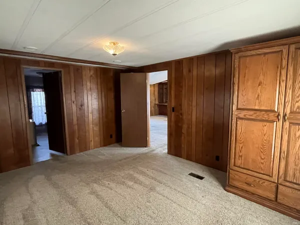$225,000 | 1870 East 100 North, Washington, IN 47501