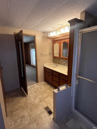 $225,000 | 1870 East 100 North, Washington, IN 47501