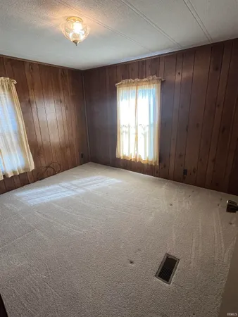 $225,000 | 1870 East 100 North, Washington, IN 47501