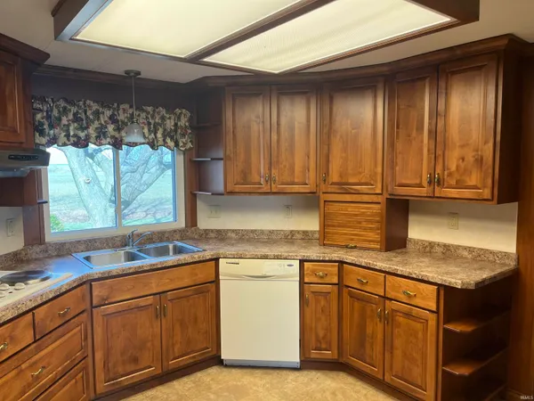 $225,000 | 1870 East 100 North, Washington, IN 47501
