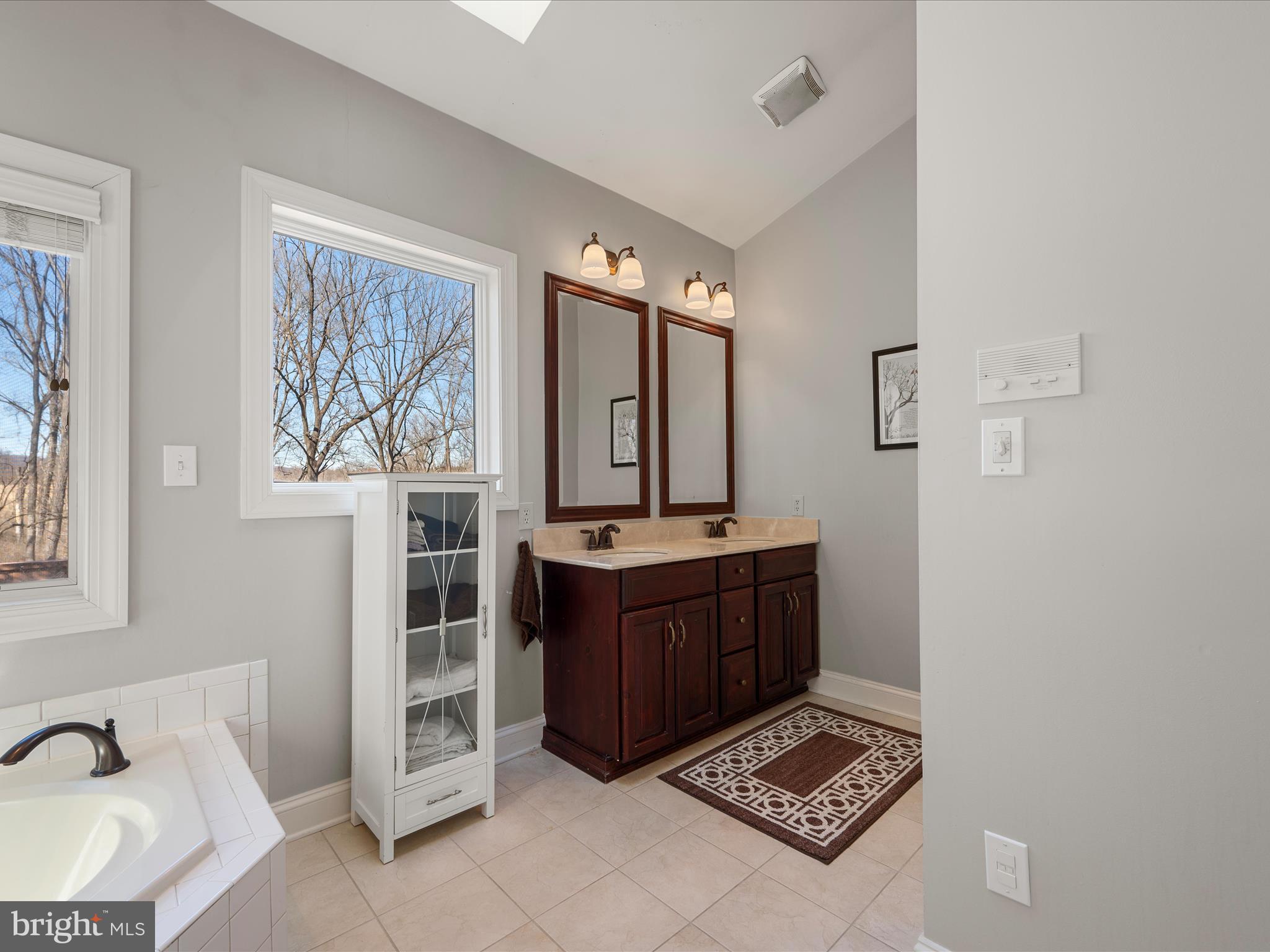 41950 Saddlebrook Place Leesburg, VA 20176 - Photo 34 of 87 Primary Bathroom