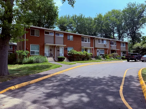 $151,900 | 182 Worth Avenue, Hamden, CT 06518