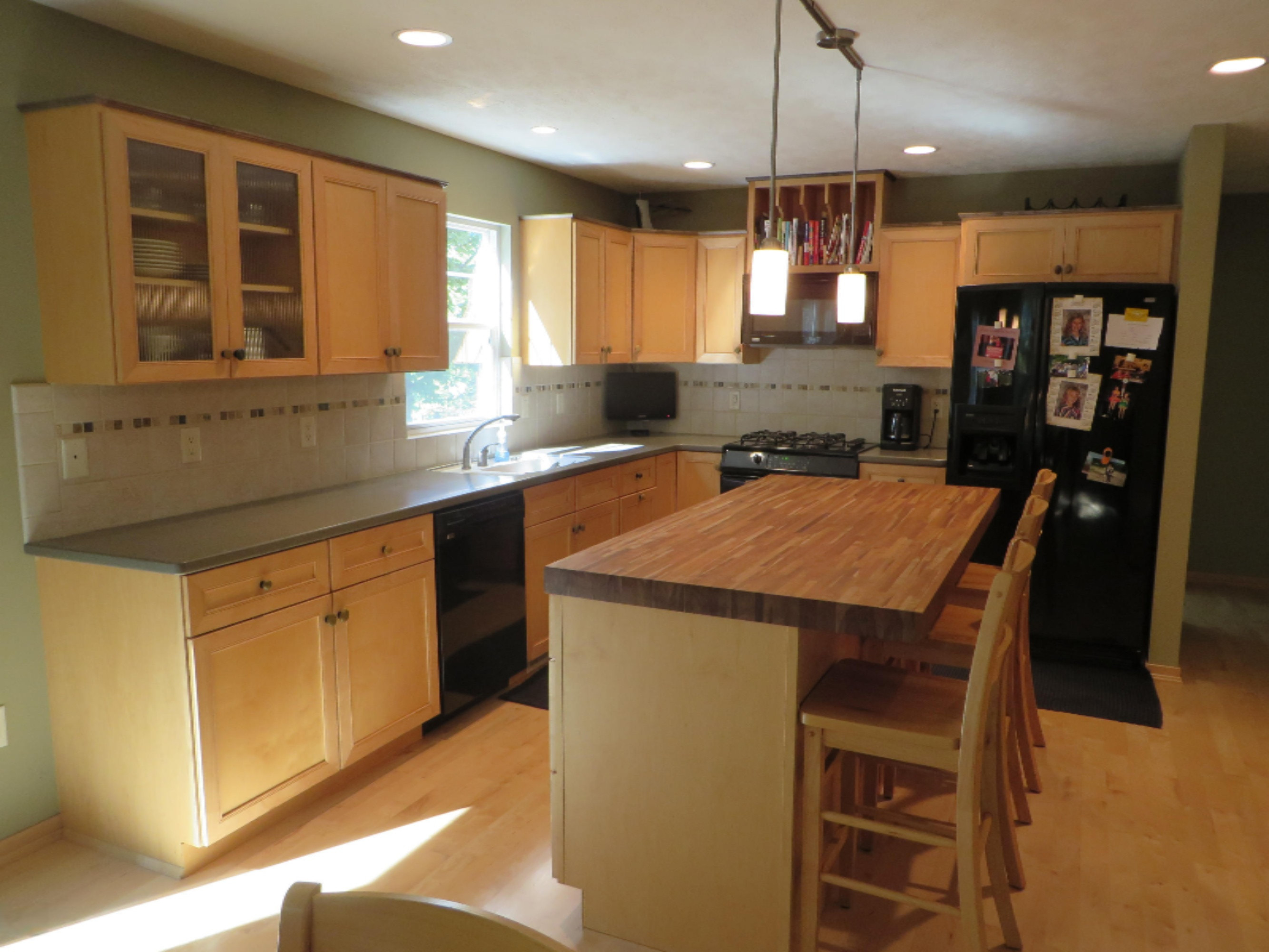 4272 Beeline Road Holland, MI 49423 - Photo 5 of 10 Kitchen