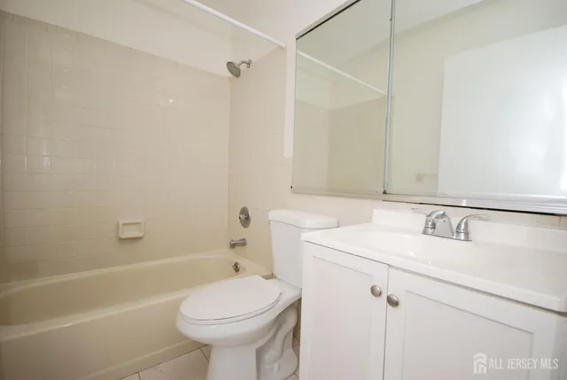 $3,000 | 1 Wellington Court, Sayreville, NJ 08872