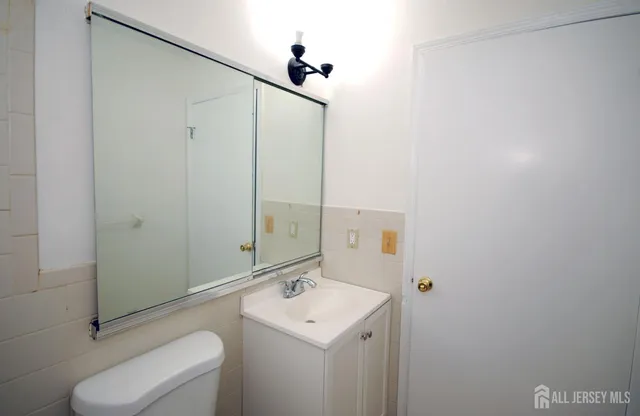 $3,000 | 1 Wellington Court, Sayreville, NJ 08872