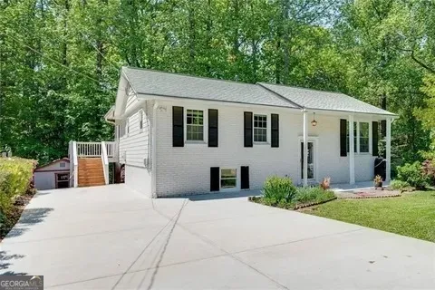 $2,800 | 3990 Admiral Drive, Atlanta, GA 30341