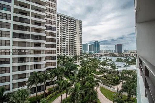 $2,700 | 600 Three Islands Boulevard, Unit 622, Hallandale Beach, FL 33009