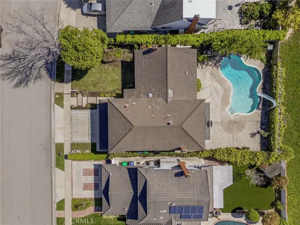 $2,299,000 | 2021 Swan Drive, Costa Mesa, CA 92626