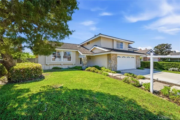 $2,299,000 | 2021 Swan Drive, Costa Mesa, CA 92626
