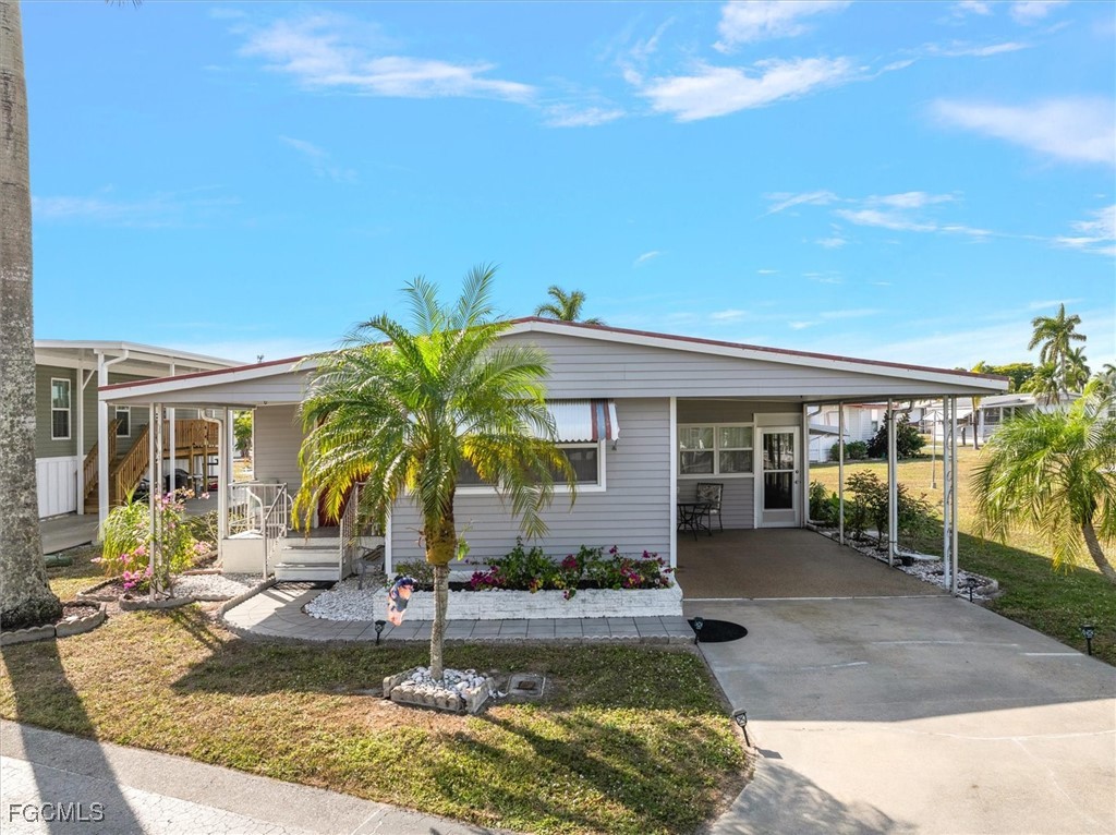 67 Percy Street Fort Myers, FL 33908 - Photo 3 of 36