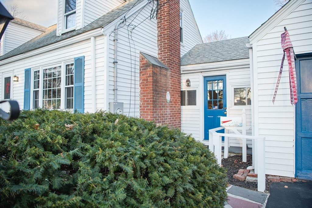 6 Laurel Road Norwood, MA 02062 - Photo 11 of 40 Gallery Image 11
