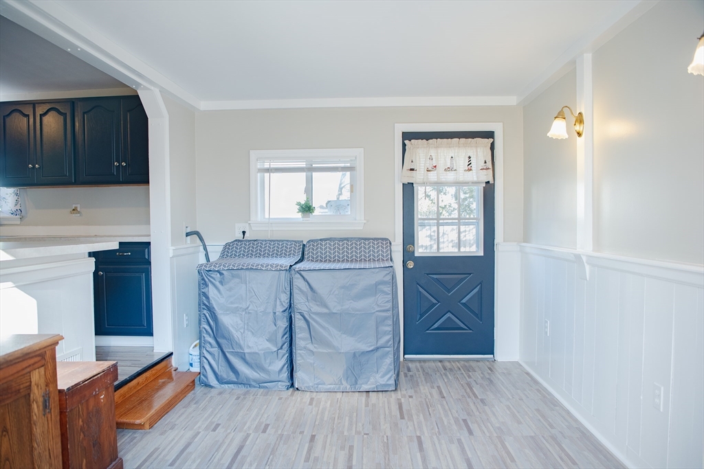 6 Laurel Road Norwood, MA 02062 - Photo 14 of 40 Gallery Image 14