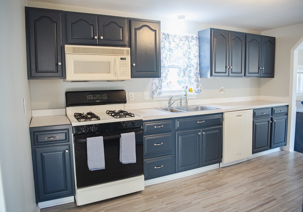 6 Laurel Road Norwood, MA 02062 - Photo 19 of 40 Gallery Image 19