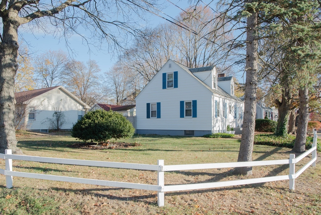 6 Laurel Road Norwood, MA 02062 - Photo 6 of 40 Gallery Image 6