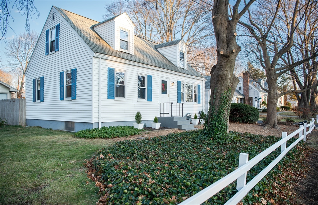 6 Laurel Road Norwood, MA 02062 - Photo 7 of 40 Gallery Image 7