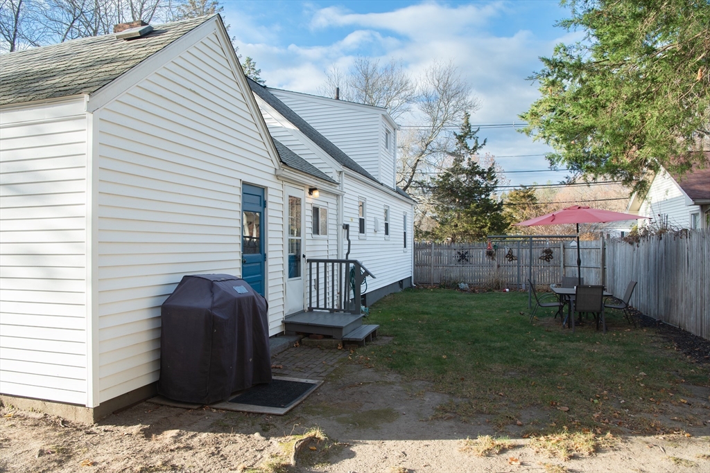 6 Laurel Road Norwood, MA 02062 - Photo 10 of 40 Gallery Image 10