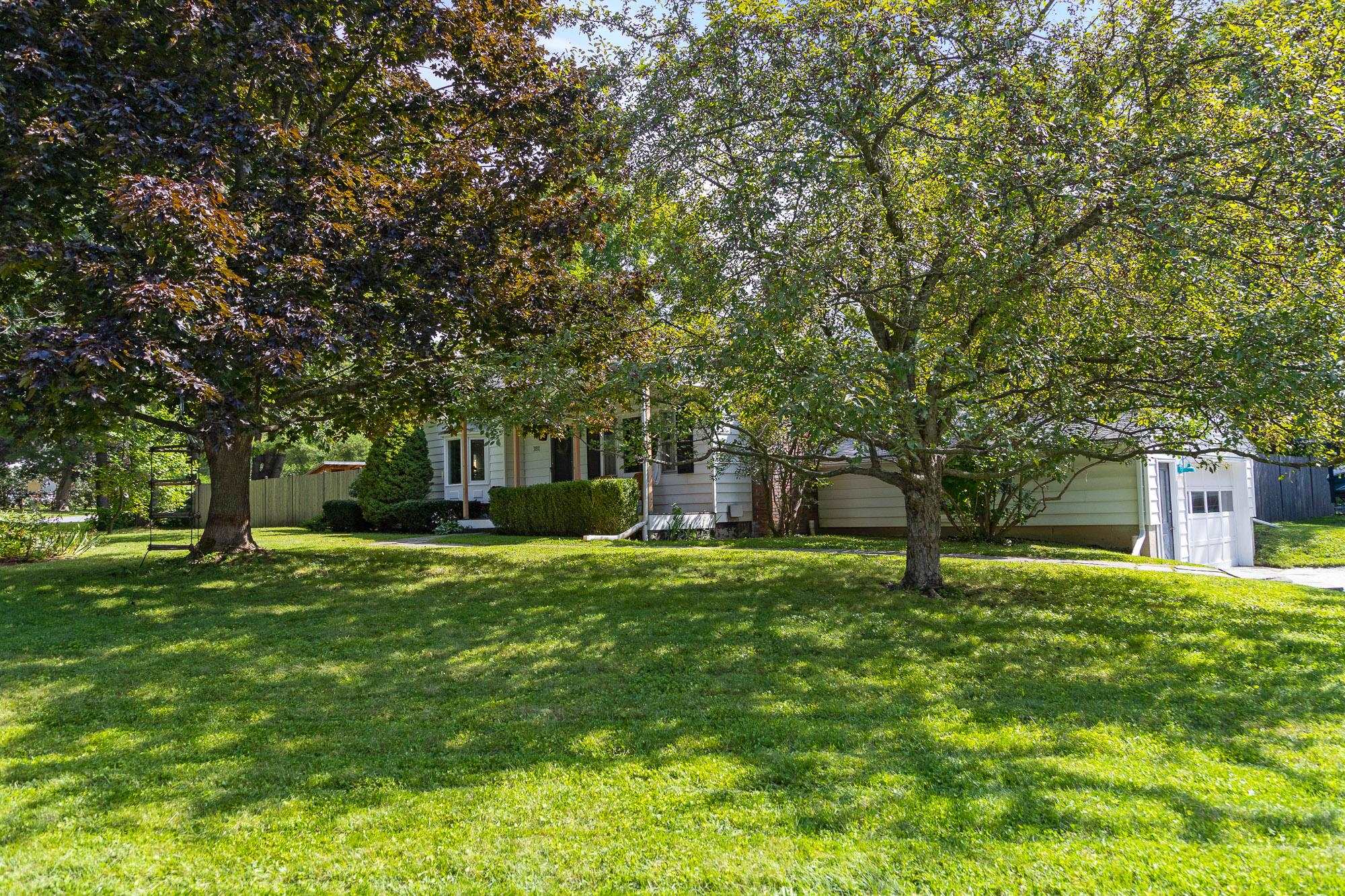 381 Hullcrest Road Shelburne, VT 05482 - Photo 13 of 40