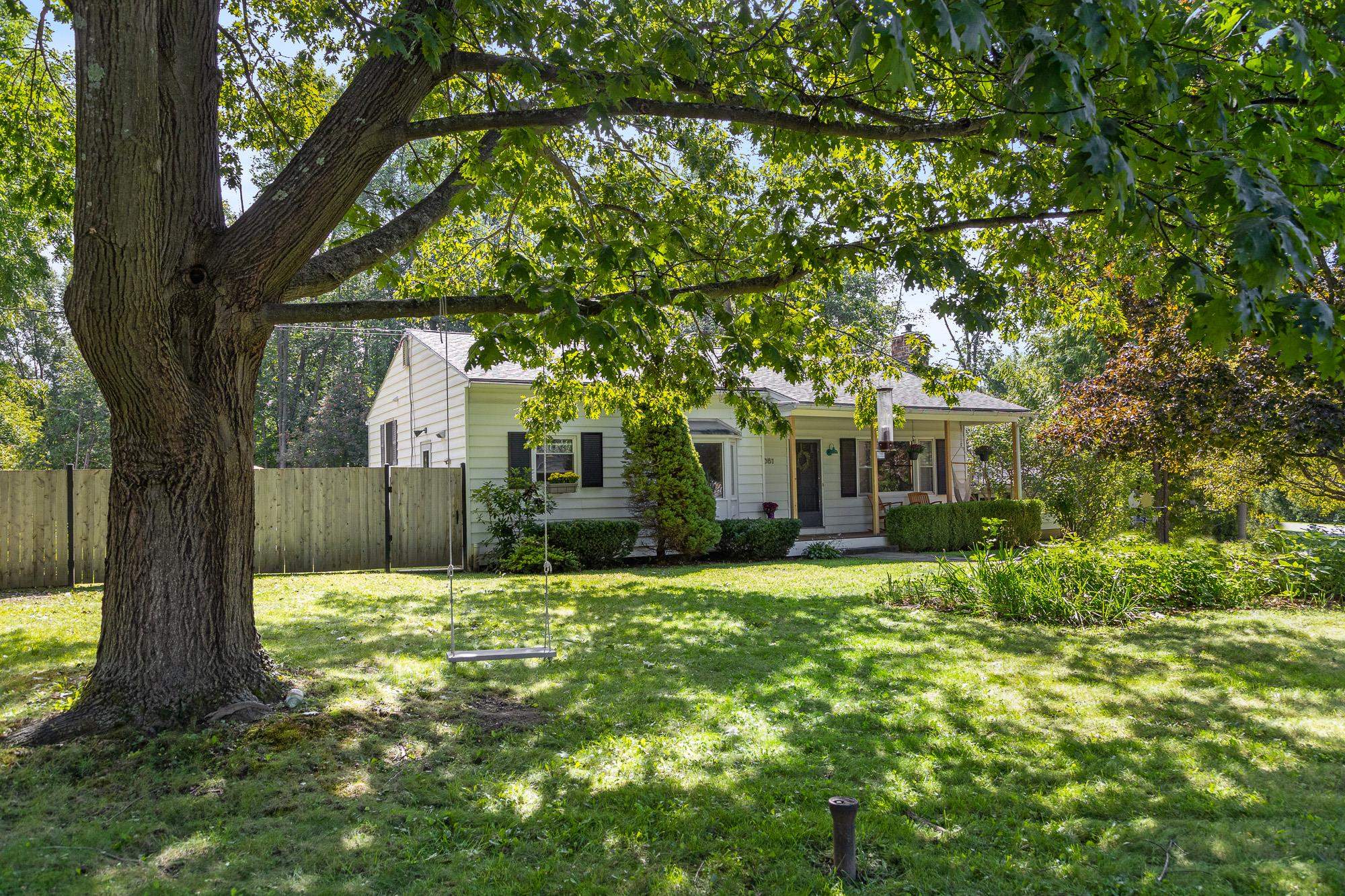 381 Hullcrest Road Shelburne, VT 05482 - Photo 2 of 40