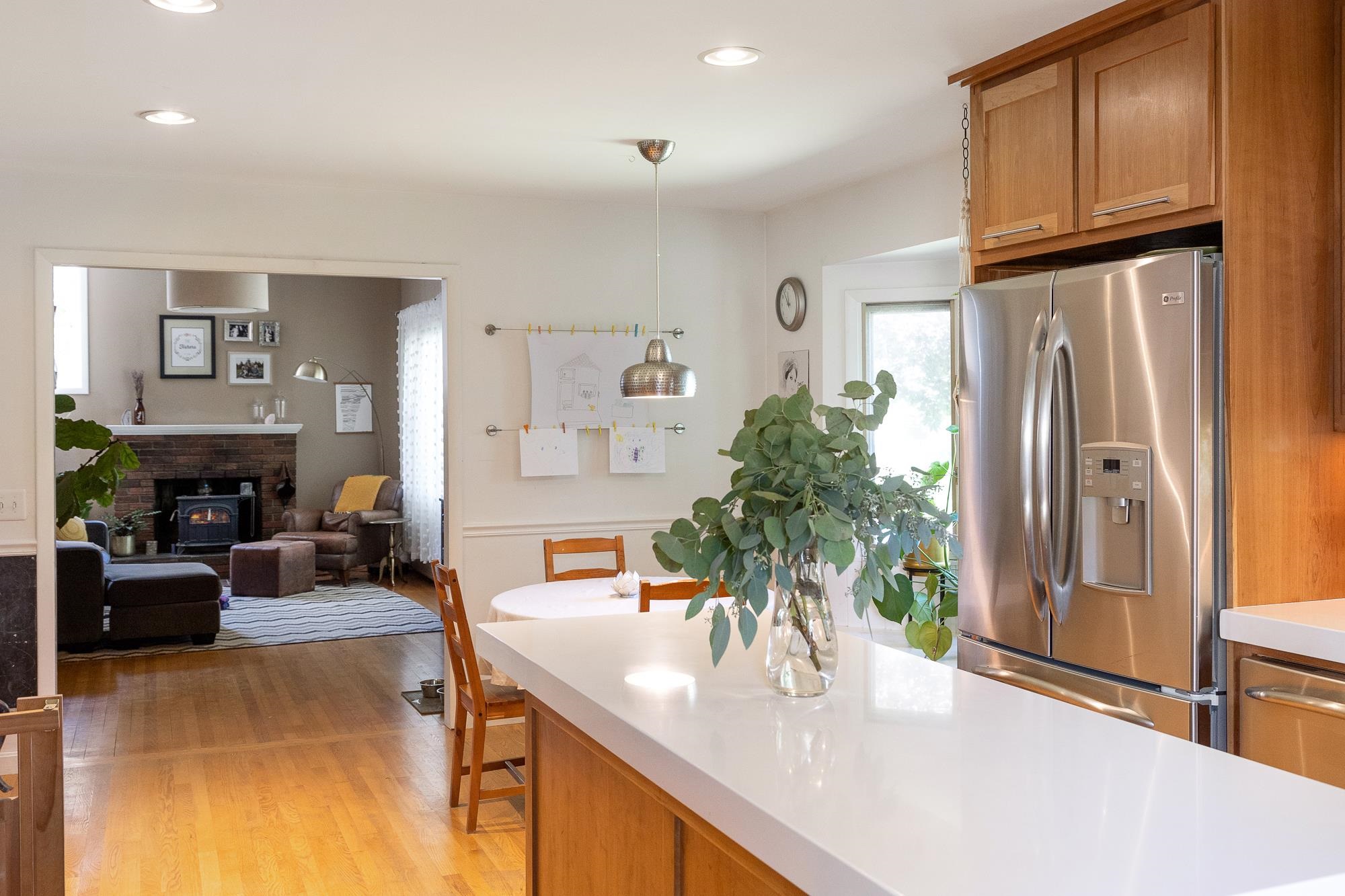 381 Hullcrest Road Shelburne, VT 05482 - Photo 4 of 40