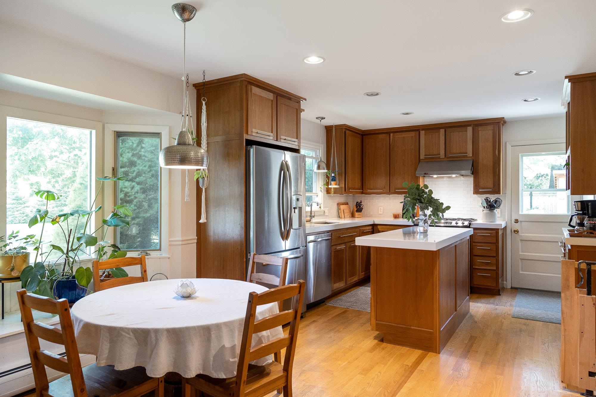 381 Hullcrest Road Shelburne, VT 05482 - Photo 5 of 40