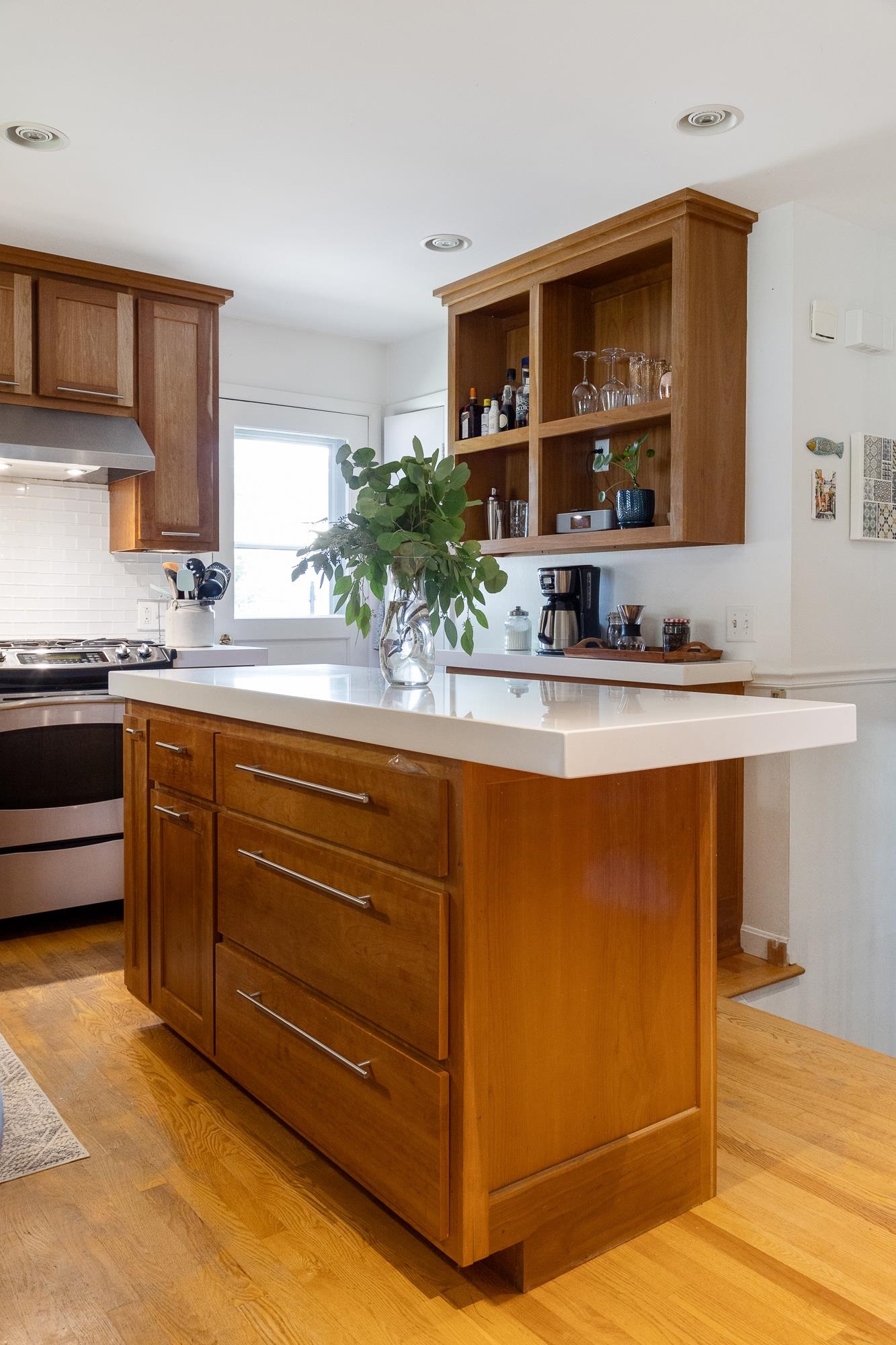 381 Hullcrest Road Shelburne, VT 05482 - Photo 9 of 40