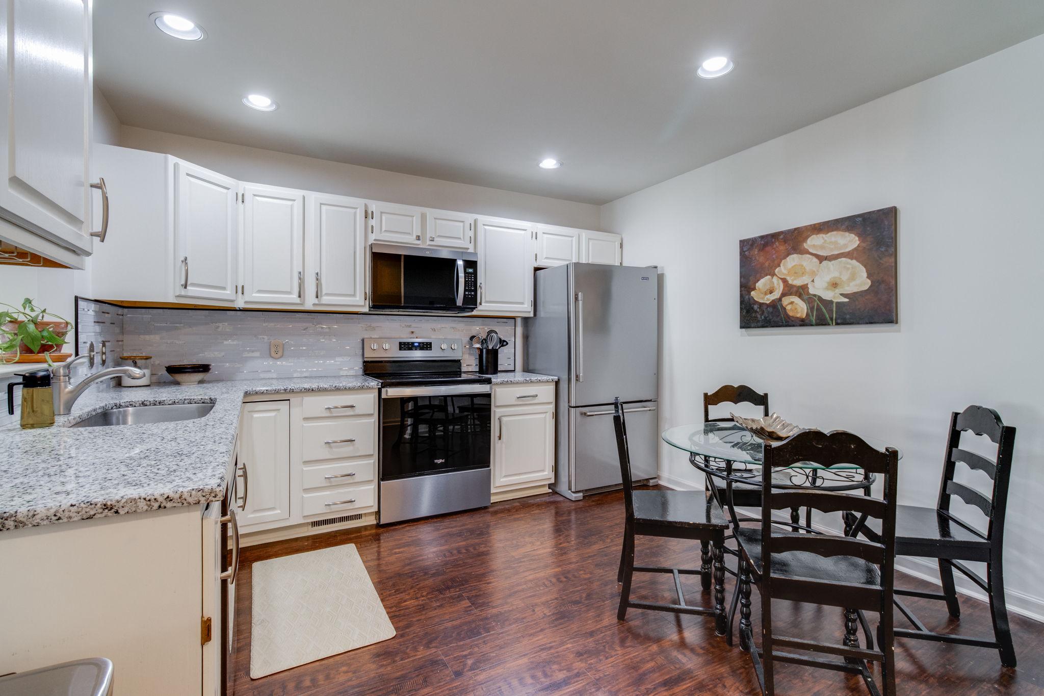 127 Pepperton Court Lititz, PA 17543 - Photo 2 of 35 Kitchen