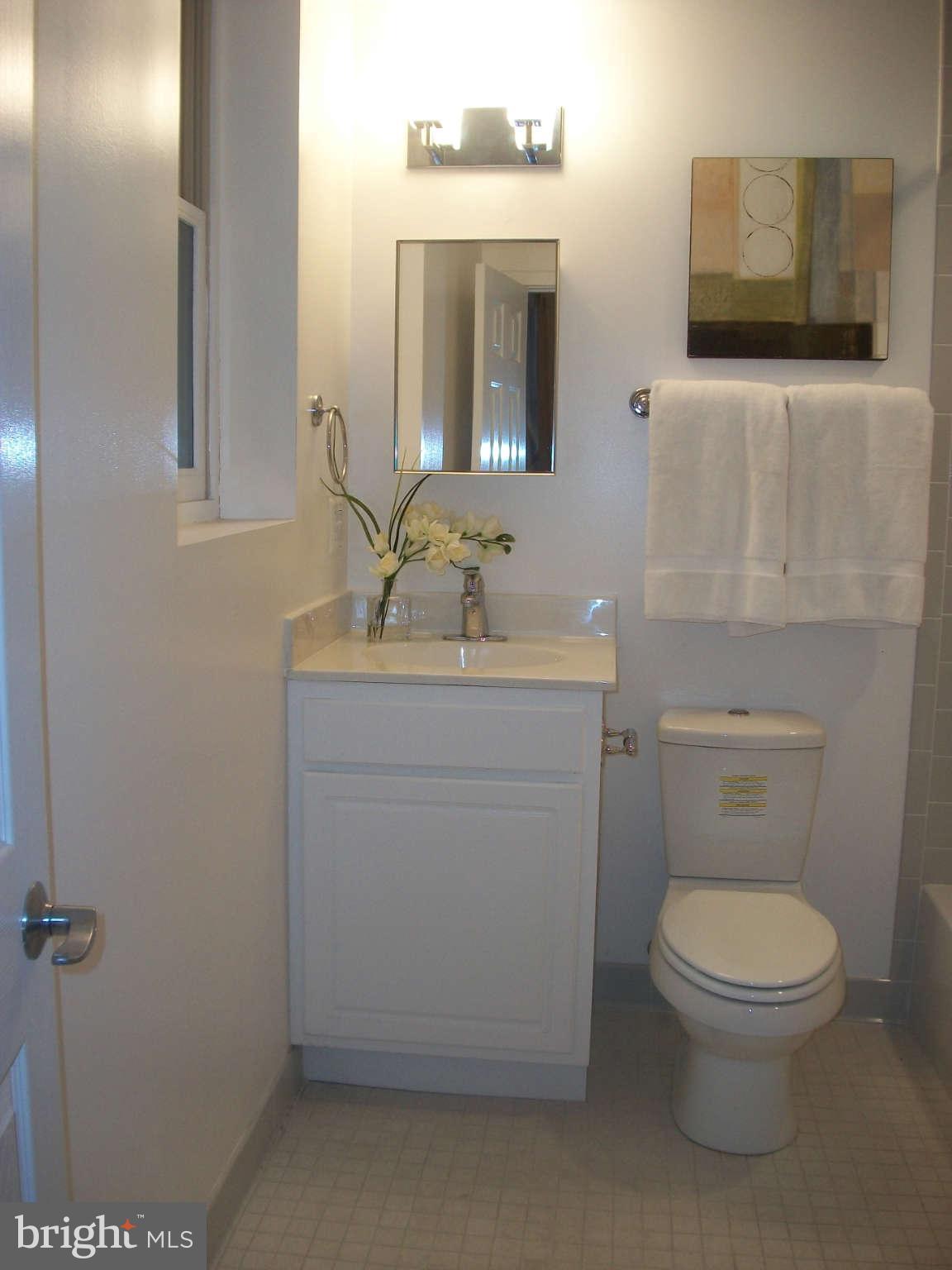 1440 Columbia Road Northwest, Unit 101 Washington, DC 20009 - Photo 22 of 30 Bath (Master)
