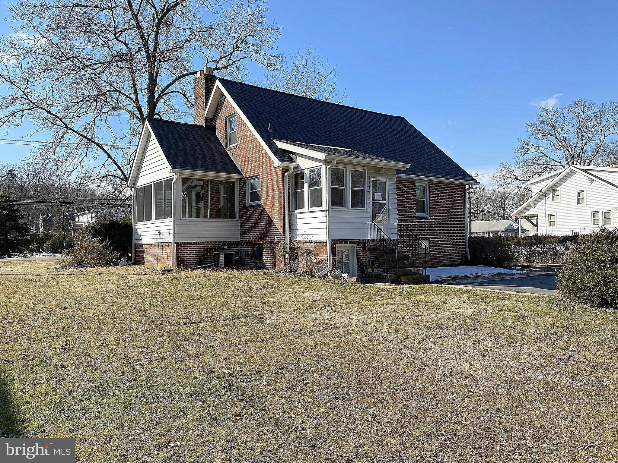 7606 North Point Road Baltimore, MD 21219 - Photo 1 of 75