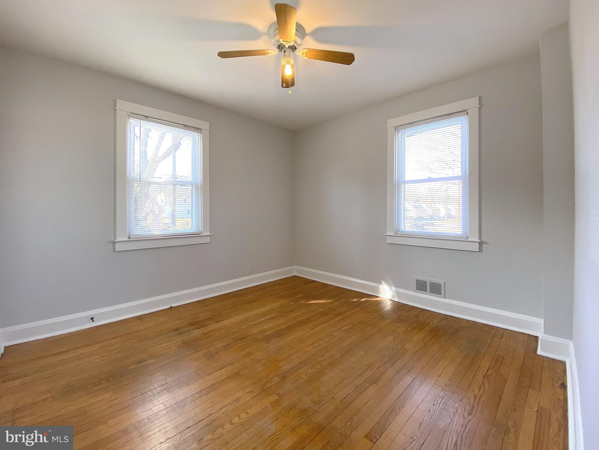 7606 North Point Road Baltimore, MD 21219 - Photo 20 of 75