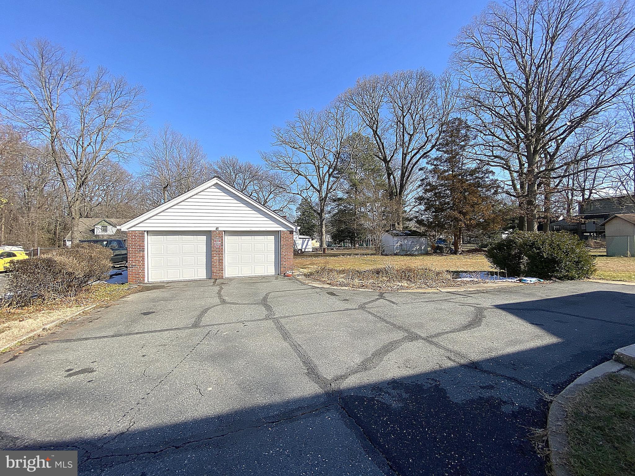 7606 North Point Road Baltimore, MD 21219 - Photo 3 of 75