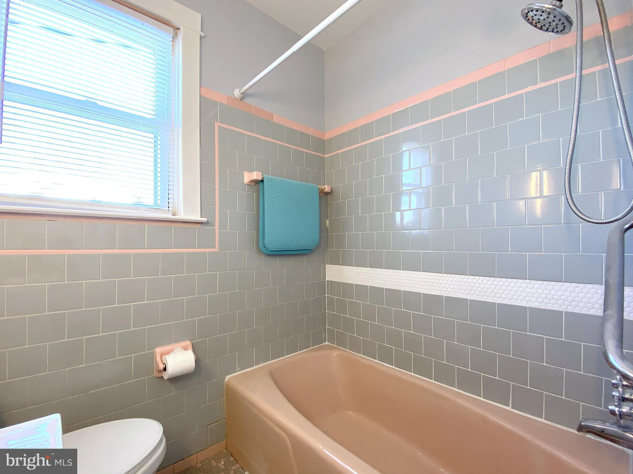 7606 North Point Road Baltimore, MD 21219 - Photo 37 of 75