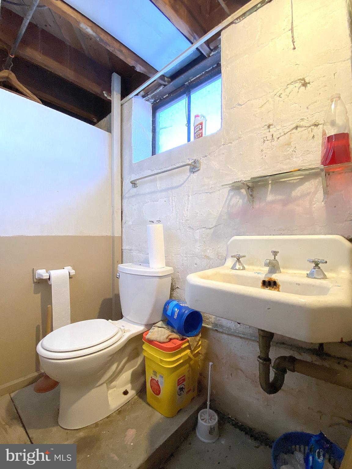 7606 North Point Road Baltimore, MD 21219 - Photo 39 of 75